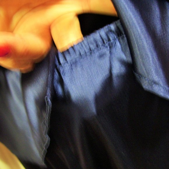 Victoria's Secret Navy Blue Satin Pajamas  Size M  NWOT - Picture 3 of 3